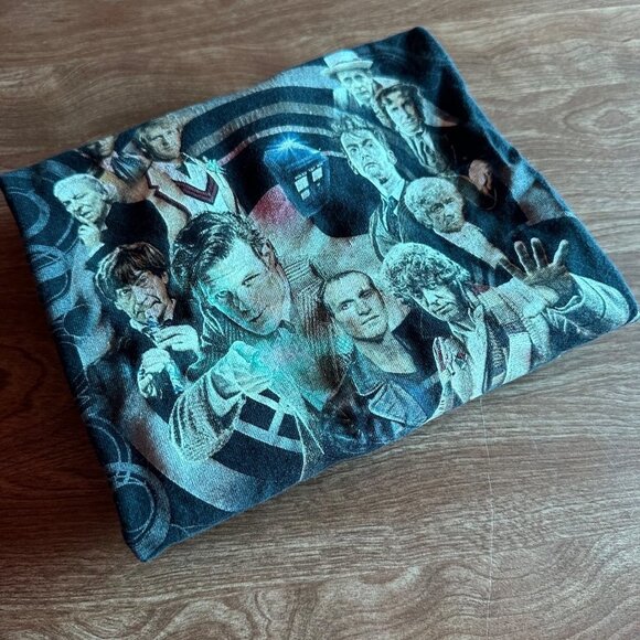 Doctor Who Graphic Tee 2015 Cast Black T-shirt Size L - Picture 13 of 13